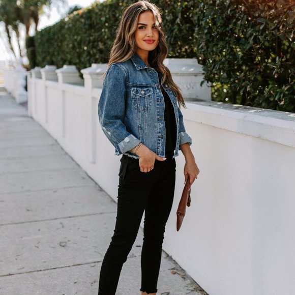 PRICE DROP 🔥HP! Leah Classic Denim Jacket with Raw Hem - Picture 5 of 11